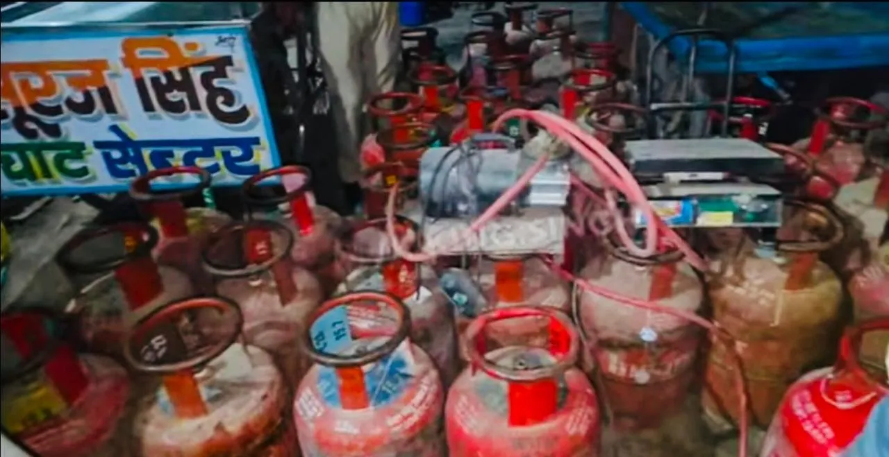 बीकानेर: रसद विभाग की बड़ी कार्रवाई, 46 घरेलू गैस सिलेंडर जब्त