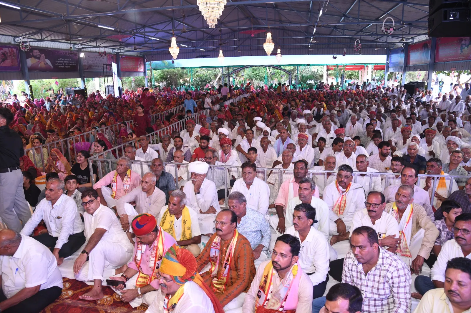 श्री बालाजी सेवा धाम में श्रीमद्भागवत कथा के पंचम दिवस गूंजी गौ महिमा, राजा परीक्षित की कथा और योग का संदेश