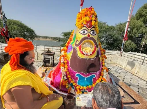 23 अक्टूबर से मथुरा में होगी श्रीमद्भागवत कथा, श्री सरजूदासजी महाराज ने बीकानेर के देवी-देवताओं को अर्पित की निमंत्रण पत्रिका=