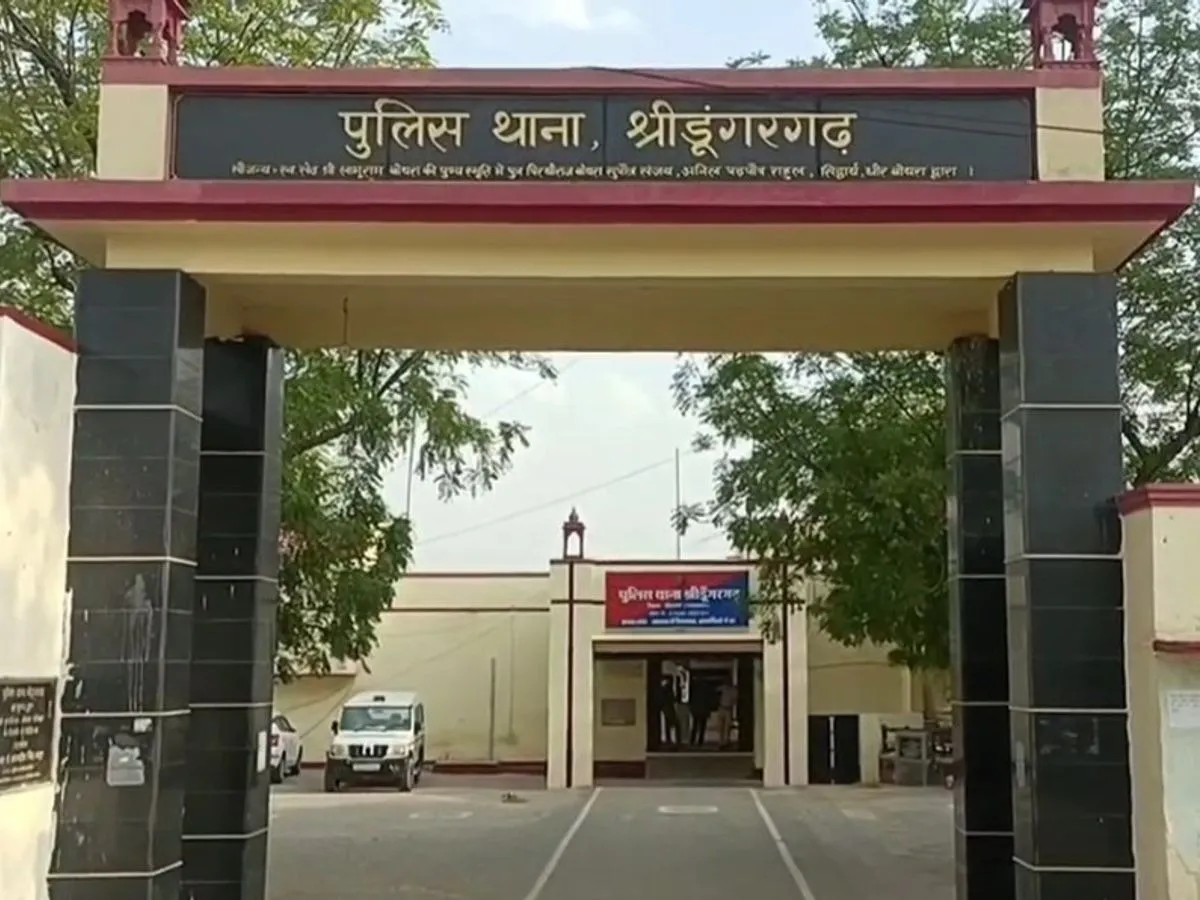 अज्ञात चोर ने घर में घुसकर नौ भेड़ बकरियों चुरा ले गए